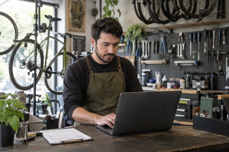 Keep retail follow-ups useful with a governed AI inbox role